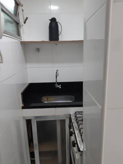 Quarto E Sala A Uma Quadra Da Praia Copacabana Posto 02 Río de Janeiro Exterior foto